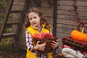 fall activities for kids apple picking