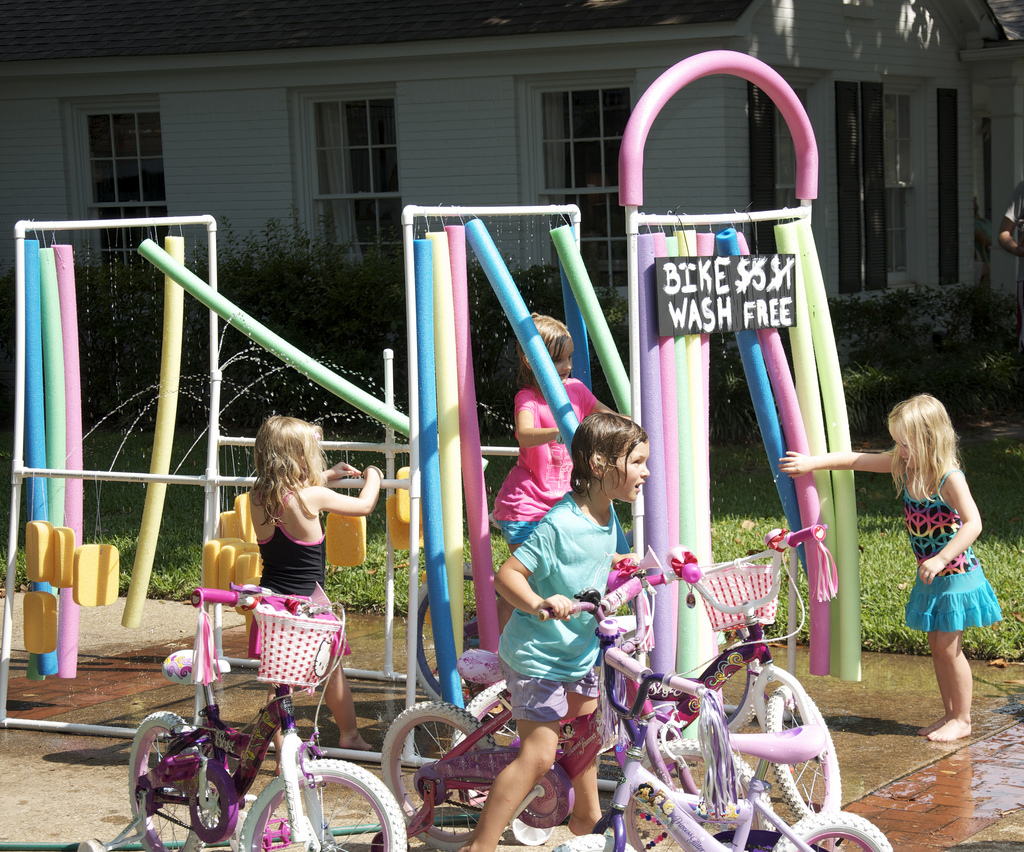pool-noodle-bike-wash